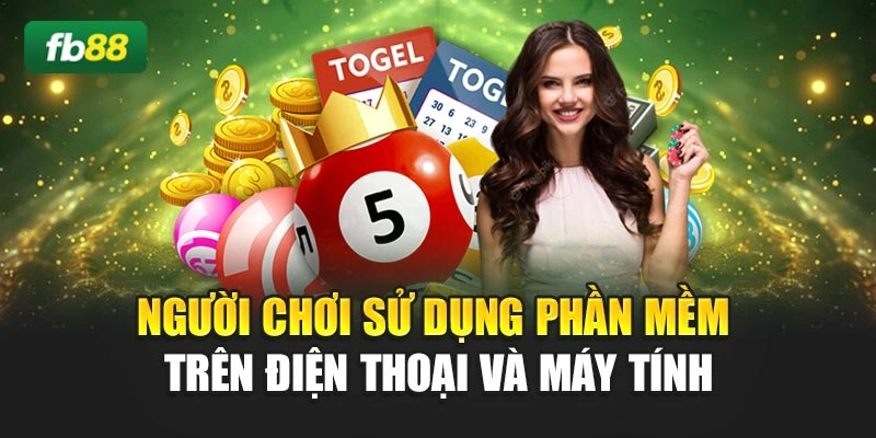 Người chơi sử dụng phần mềm trên điện thoại và máy tính